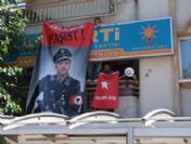 İşçi Partililer AK Parti ilçe binasını bastı