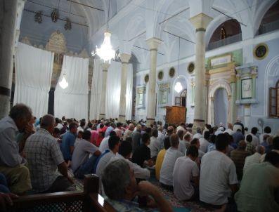 Kiliseye Çevrilen Camide Sakal–ı Şerif İzdihamı Yaşandı