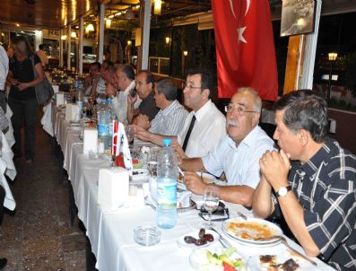 Kuşadası Ticaret Odası İftar Yemeği Verdi