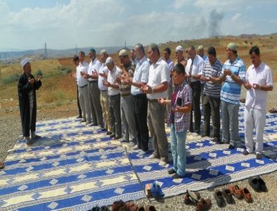 Somali İçin Yağmur Duasına Çıktılar