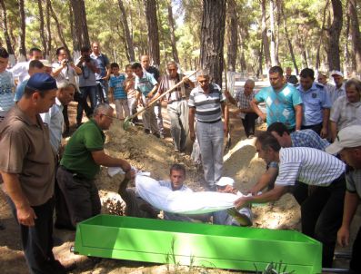 Süs Havuzunda Boğulan Abdullah Toprağa Verildi