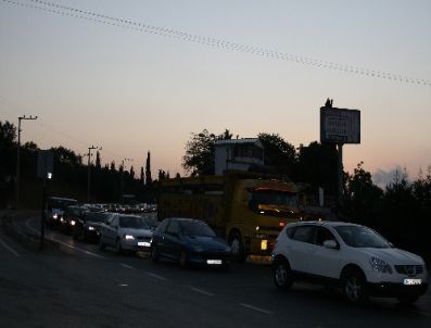 Tatilcilerin Trafik Çilesi Eskihisar`dan Başladı