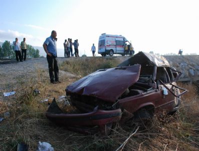 Tokat`ta Otomobil Şarampole Uçtu: 5 Yaralı