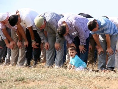 Trabzon`da Eller Afrika`ya Yağmur ve Bereket İçin Açıldı