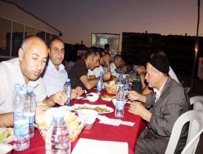 UĞUR DERSHANESI - Uğur Dershanesi`nden İftar Yemeği