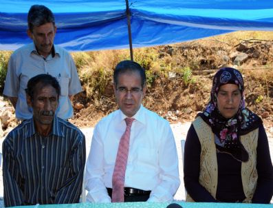 Vali Tapsız Şehit Ailesini Ziyaret Etti