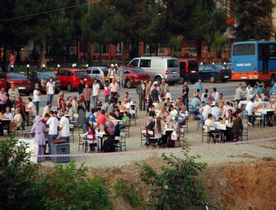 Asma Köprüde İftar Yemeği