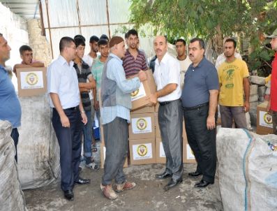 Belediyeden Kağıt Toplayan Çocuklara Gıda Yardımı