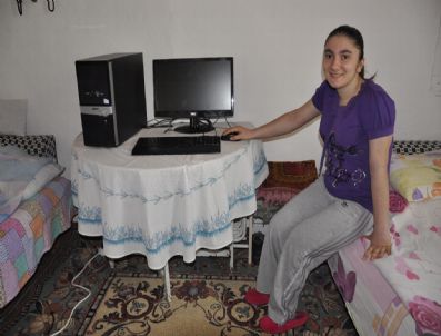 Engelli Kıza Bayram Hediyesi