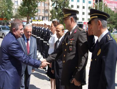 SALİH FIRAT - İçişleri Bakanınış Chp Milletvekili ve İl Başkanı Karşıladı