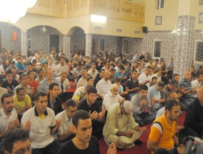 İsveç`te Kadir Gecesi Coşkusu