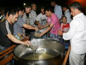 Kadir Gecesi 4 Bin Kişiye Bal Şerbeti Dağıtıldı