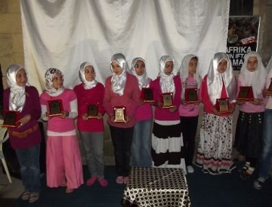 ALI AKGÜN - Kur`an Kursu Öğrencileri Hediye Altınları Somali`ye Bağışladı