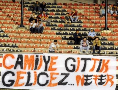 Taraftardan Kadir Gecesi Mesajı `camiye Gittik, Geleceğiz`