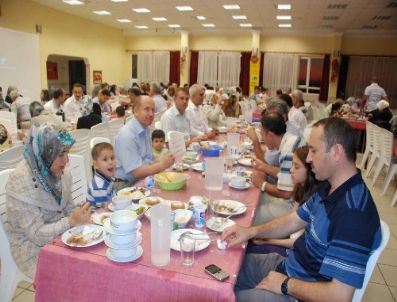 Türk Okulu Öğretmenlerinin Aileleri, İftarda Buluştu