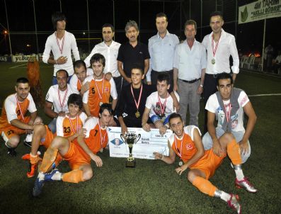 Turnuvanın Şampiyonu Çarşı Kafespor
