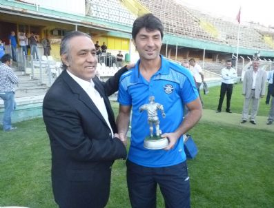 Adana Demirspor, Coşkun Özarı Turnuvasında Şampiyon