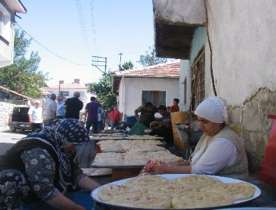 Anadolu`da Ev Hanımlarının Bayram Hazırlığı