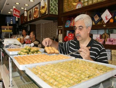 Bayram Baklavaları Artık Annelerin Elinden Değil, Ustaların Elinden Yeniyor