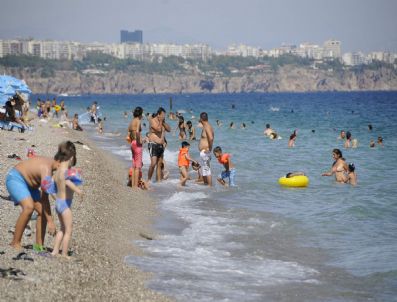 Bayramda Antalya`da Yerli Turist Bereketi