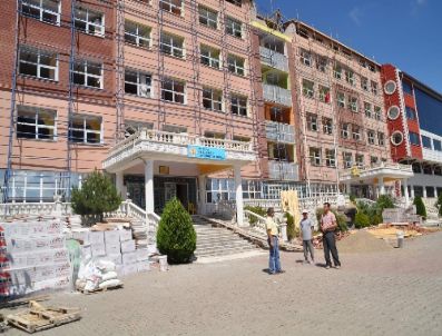 Ergin Koleji’nde Eksiklikler Tadilatla Gideriliyor