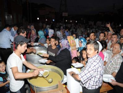 İzmit Belediyesinden Tepeköy’de Bin Kişilik İftar