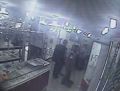 Kendini Uyanık Sandı