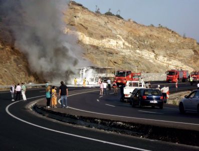Otobüsteki 50 yolcu ölümden döndü