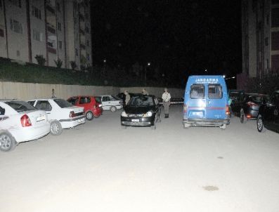 Park Halindeki Otomobilde Ceset Bulundu