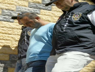 Parkta Bir Kişi Yerine Yanlışlıkla İki Kişiyi Vurdu