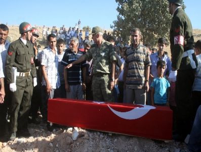 Şehit korucu sarıkaya köyü`nde toprağa verildi