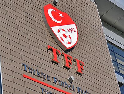 TFF önünde ''temizlik'' eylemi