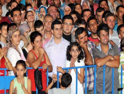 Uğur İşılak Kepez’i Coşturdu