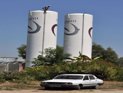 Üzerine Benzin Dökerek Ölmek İstedi