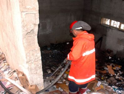 Yakılan Kağıt Parçaları İtfaiyeyi Alarma Geçirdi