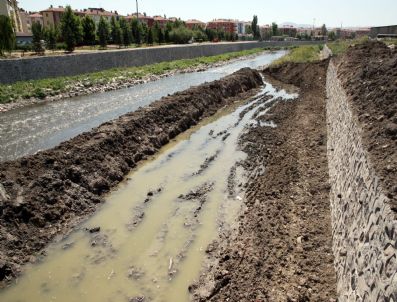 MUSTAFA TUNA - Ankara Çayı`nda Sona Doğru
