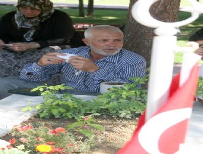 Bayram Arifesinde Şehitler Unutulmadı