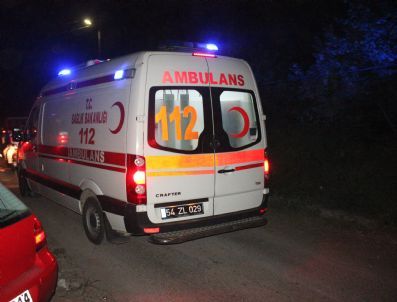 Boş Traktör Yamaca Uçtu. Köylüler İçinde İnsan Var Diye Seferber Oldu