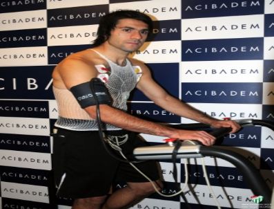 Bursaspor`un Yeni Transferi Adem Koçak Sağlık Kontrolünden Geçti