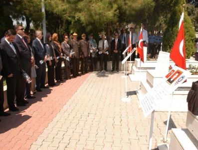 NURCAN DALBUDAK - Denizli Protokolü Şehitlikleri Ziyaret Etti