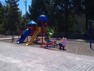 Düzce Belediyesi Her Mahalleye Bir Park Projesi Kapsamında Çalışmalarını Sürdürüyor