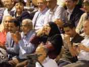 Diploma töreninde öğrenci annesi zılgıt çekti