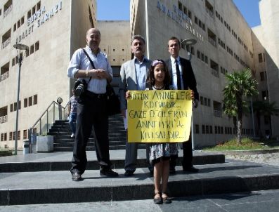 Gazetecilerden İşık Koşaner Hakkında Suç Duyurusu