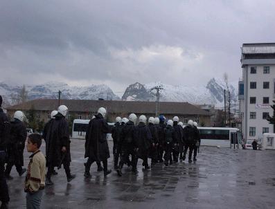 Hakkari`de 7 Kişi Tutuklandı