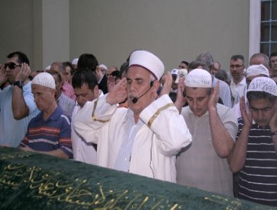 Hayırsever İş Adamı Mumcu, Son Yolculuğuna Uğurlandı