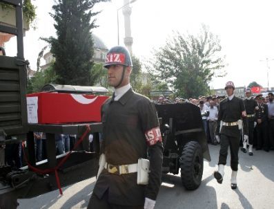 İnegöl şehidini türkçe ve kürtçe ağıtlarla uğurladı