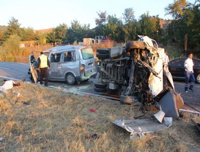 Karabük`te Trafik Kazası: 4 Ölü, 6 Yaralı