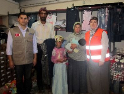 Kimse Yok Mu Derneği, Bayram Öncesi 200 Çocuğu Sevindirdi