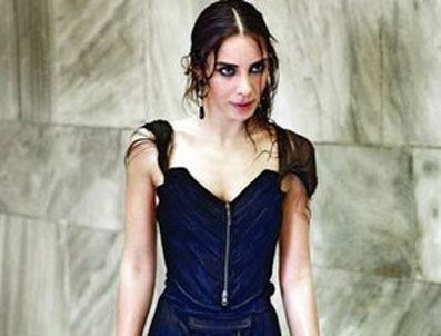 Nur Fettahoğlu hamama girdi