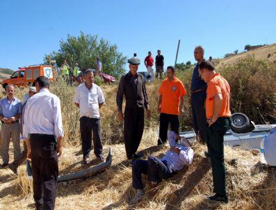 Otomobil Şarampole Yuvarlandı: 2 Yaralı